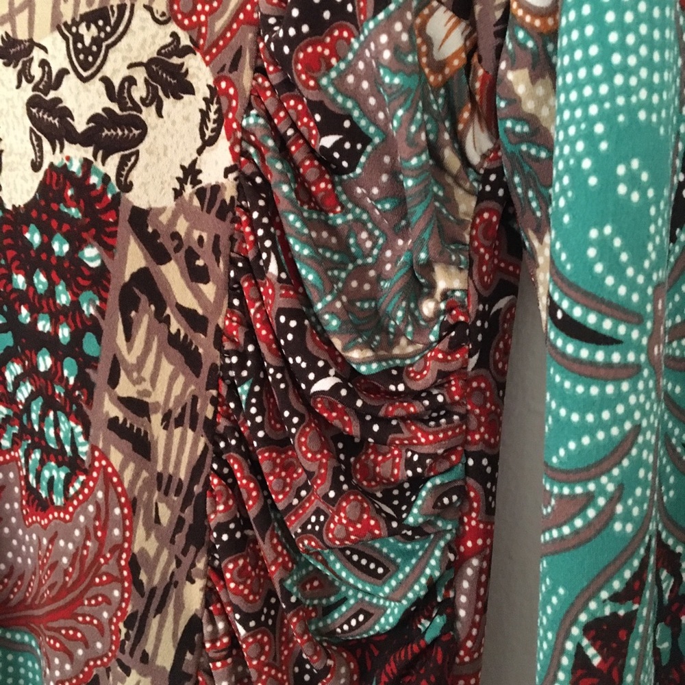 Monroe & Main Abstract Media Top.